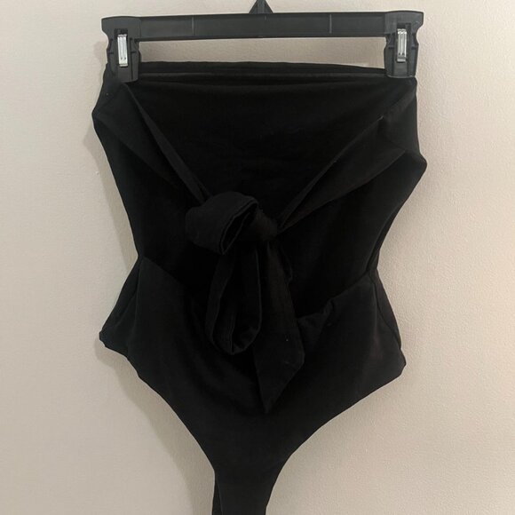 SUPERDOWN Black CHELSEA Bodysuit From REVOLVE! 。・:*:・゚★,。・:*:・゚☆。・:*:・゚★,。・:*:・゚ - Picture 5 of 8